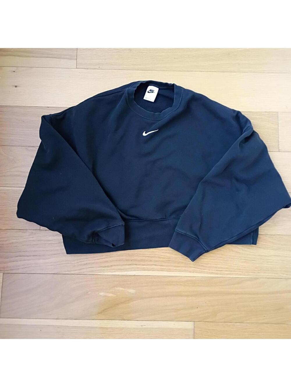 Nike Women's Black Sweatshirt